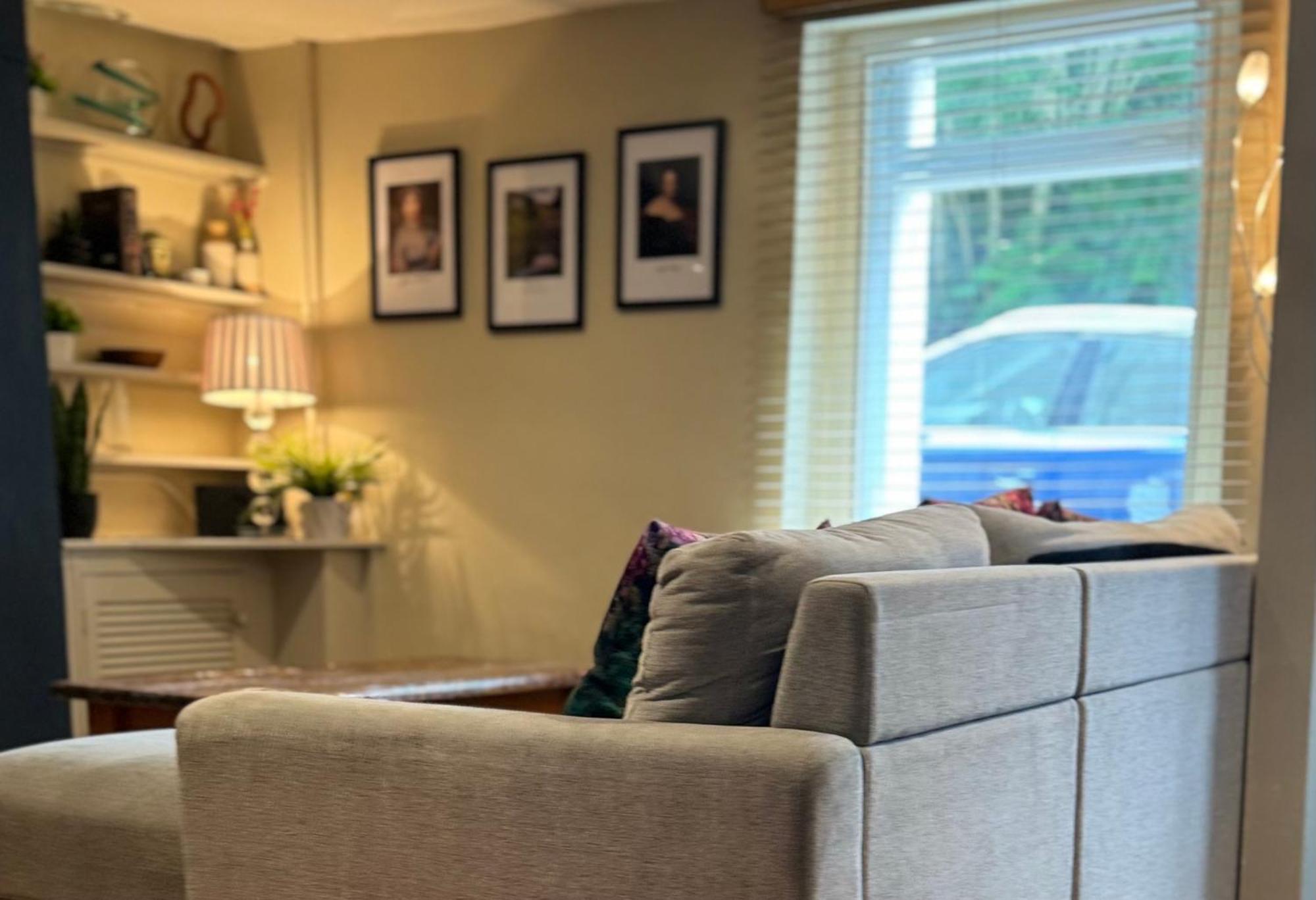 Beautiful Townhouse Next To Royal Victoria Park And Botanical Gardens Within Easy Walking Distance To Bath City Centre Zewnętrze zdjęcie