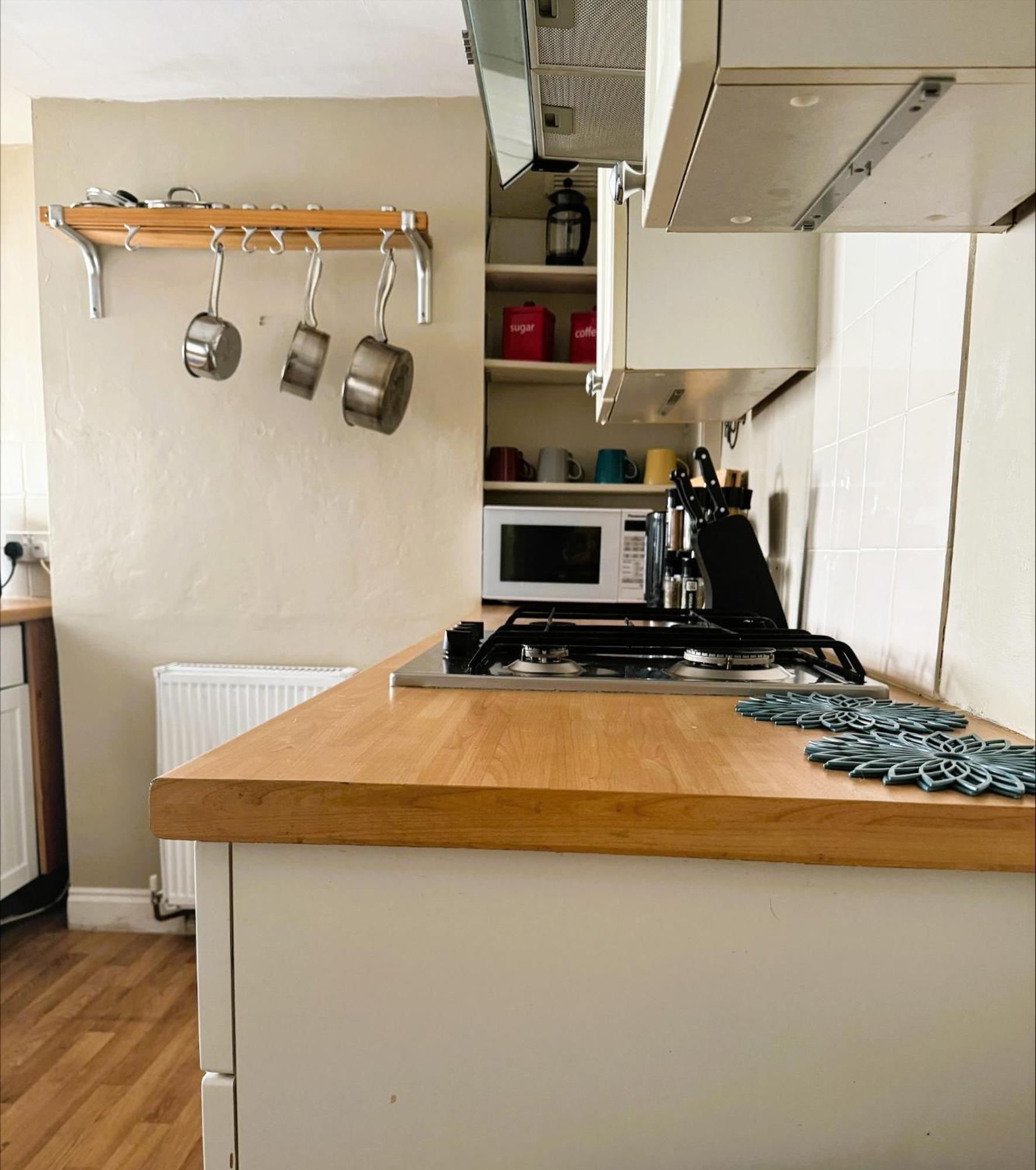 Beautiful Townhouse Next To Royal Victoria Park And Botanical Gardens Within Easy Walking Distance To Bath City Centre Zewnętrze zdjęcie